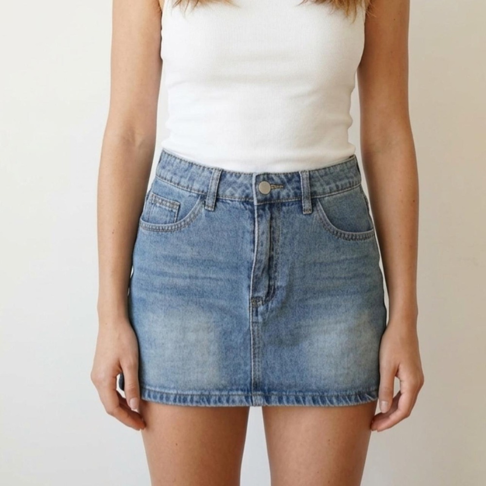 Unbranded Light Wash Denim Micro Mini Skirt Low Rise – S